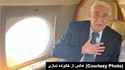 باقر نمازی پیش از عزیمت به سوی عمان