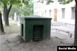 Люк у бомбасховішча ў Бабруйску