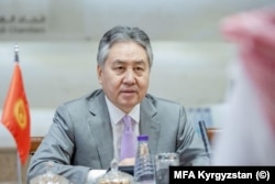 Жээнбек Кулубаев.