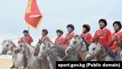 IV Дүйнөлүк көчмөндөр оюндарында көк бөрүдөн жеңүүчү болгон Кыргызстандын улуттук курама командасы. 2-октябрь, 2022-ж. Изник, Түркия.