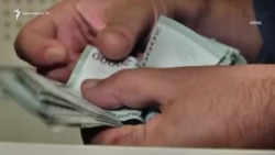 Կենսաթոշակային հաշիվներում մնացորդի նվազումը մասնագետները պայմանավորում են դոլարի համեմատ դրամի կտրուկ արժևորմամբ