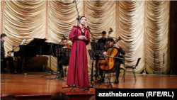 Лейли Окдирова. Концерт "Камерата". Ашхабад.