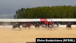 IV Дүйнөлүк көчмөндөр оюндарында көкпар боюнча  Кыргызстан менен Казакстандын командаларынын беттеши. 2-октябрь, 2022-ж. 