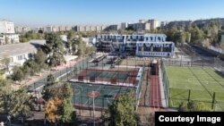 Гейдар Алиев атындагы жаңы курулган мектеп. Бишкек. Октябрь, 2022-жыл.