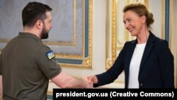 «У День Європи 2022 року я пишаюся бути в Києві з президентом Зеленським», – прокоментувала Марія Пейчинович-Бурич