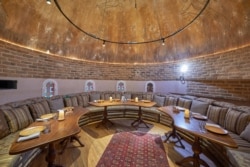 «Манас» ресторанындагы боз үй.