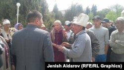 Баткен: чек арага жакын айылда дагы чыр 