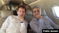 حسن میرکاظمی در هواپیمای شخصی بابک زنجانی