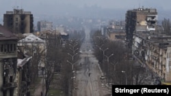 За даними українських спецслужб, для цього Росія «останнім часом поширює брехливі тези, що нібито «українці використовують мирних мешканців як живий щит»