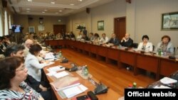 "Түгәрәк өстәл" сөйләшүендә катнашучылар