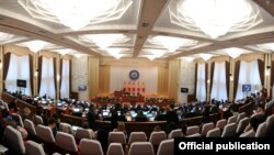 Жогорку Кеңештин Адам укугун коргоо комитети акыйкатчынын докладын жактырбоо коркунучун чыгарды.