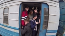 Іржаві та смердючі – якими електричками доводиться їздити українцям (відео)