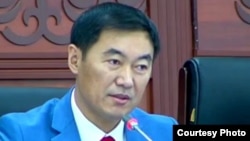 Эмиль Токтошев.