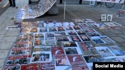 تجمع مادران خاوران و خانواده‌های دادخواه در مقابل دادگاه محاکمه حمید نوری در استکهلم سوئد