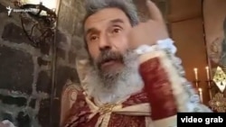 Настоятель церкви Святого Саркиса в Аргаванде, отец Григор Ованнисян