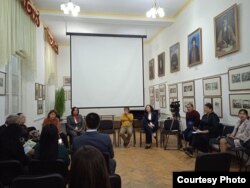 Адабий талкуу, Бишкектеги Касымалы Баялинов атындагы китепкана. 16-октябрь, 2021-жыл