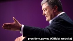 Порошенко збирається 5 квітня здавати аналізи в медпункті на НСК «Олімпійський»