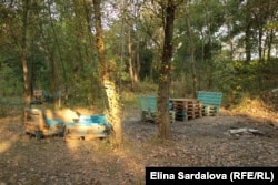 Місце для відпочинку біля озера