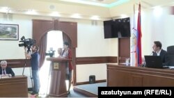 Мэр Еревана Айк Марутян ведет заседание Совета старейшин, октябрь 2018 г․