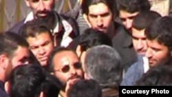 مجروح شدن نزديک به ۳۵۰ تن از دراويش و بازداشت هزار و ۵۰۰ تن از آنان، حاصل حمله گروهی با عنوان فاطميون در ۲۴ بهمن ۸۴ به حسينه دراويش گنابادی در قم که به حسينه شريعت شهرت داشت بود.