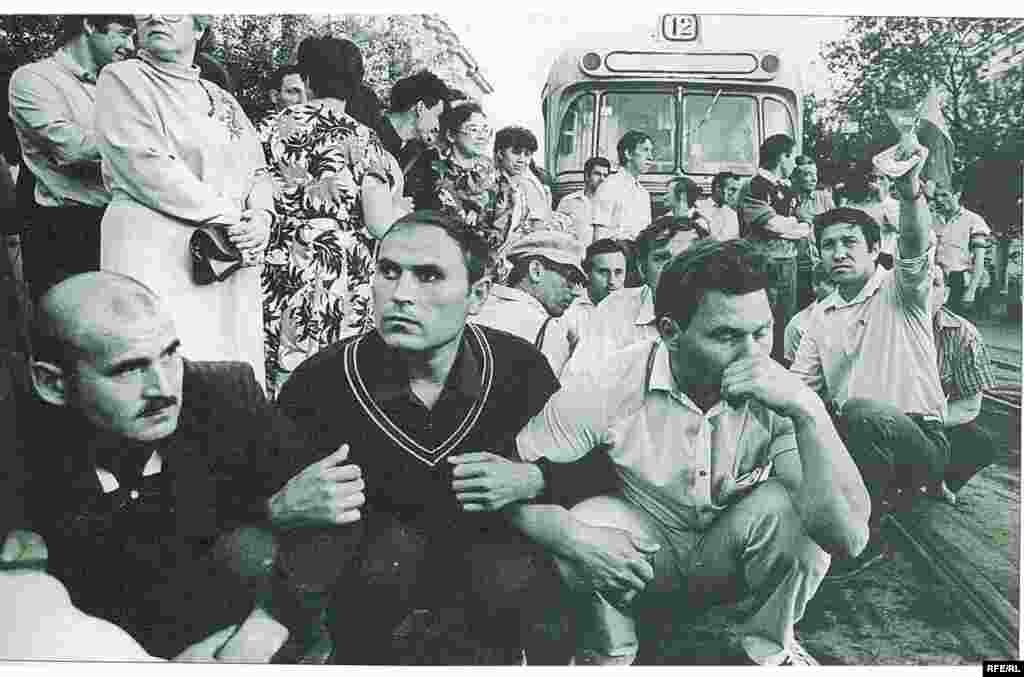 Ачлык тотучыларның таләпләрен яклап Казанда трамвай хәрәкәтен туктатучылар