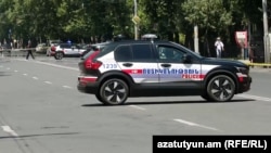 Լուսանկարում Բաղրամյան պողոտան, որը երեկվանից փակ է