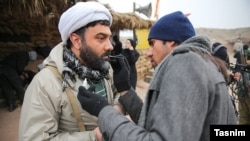 برزو ارجمند در پشت صحنه فیلم معراجی‌ها