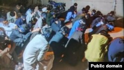 عکس مربوط به بازداشت گسترده شهروندان بلوچ در اواسط ماه دی است