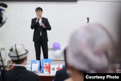 Котормо китептин бет ачарында.