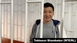 Атай Бейшенбек соттук отурумдардын биринде. Архивдик сүрөт.