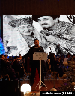 Нуры Нурыев исполняет песню из кинофильма "Иван Васильевич меняет профессию"