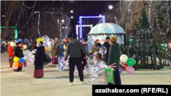 Aşgabatda Täze ýyl baýramçylygy. 2023-nji ýylyň 1-nji ýanwary.