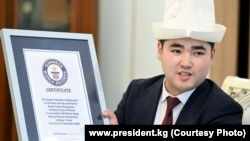 «Манас» театрынын директору Азиз Биймырза уулу.