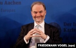 Професор європейських досліджень Оксфордського університету Тімоті Еш