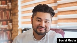 Самат Дөөлөтбаков.