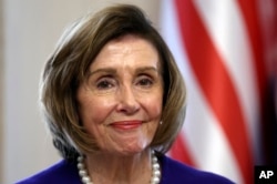 ABD Temsilciler palatasınıñ spikeri Nensi Pelosi