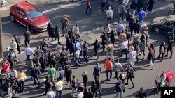 Учасники протесту блокують перехрестя, Тегеран, 26 жовтня 2022 року