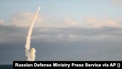 У попередні дні Москва тримала один ракетоносій у Чорному морі