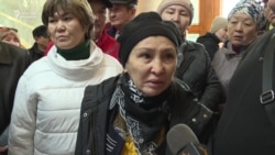 "Өлігімді шығаратын жер жоқ". Желтоқсаншылар әкімдікке келді  