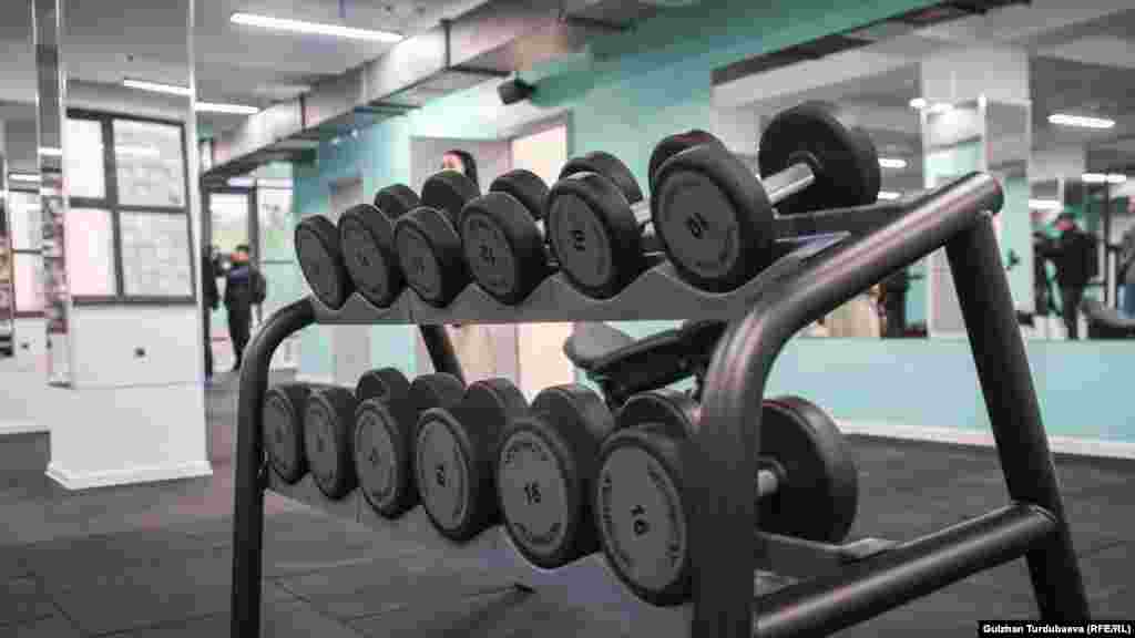 Кыз-келиндер күрөшү боюнча улуттук курама команданын мүчөлөрү буга чейин жеке машыгуу залдарында эркектер менен бирге машыгып жүрчү. Аларга өзүнчө машыгуу залын куруу маселесин спорт адистери, машыктыруучулар такай көтөрүп келишкен.