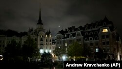 Попри зростання споживання електроенергії, що характерно для початку робочого тижня, аварійні відключення наразі ніде не застосовувалися