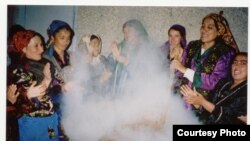 Қазан асқан әйелдер. Өзбекстан. (Көрнекі сурет)  