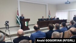 В своем послании президент Рауль Хаджимба говорил практически обо всем и подчеркнул, что «основные цели остаются неизменными»