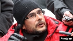 Armenia - Presidential candidate Andreas Ghukasian gives a press conference while continuing his hunger strike in Yerevan, 11Feb2013.