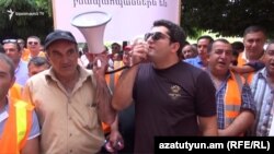 Armenia - Employees of the Lydian International mining company demonstrate in Yerevan, 2 July 2018.