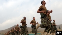 Первая группа курсантов в Афганской национальной академии сухопутных войск 