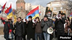 Акция протеста молодежного крыла оппозиции