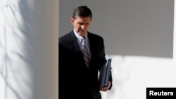 تصمیم مایکل فلین (در تصویر) برای شرکت‌نکردن در جلسه سنا، در نامه‌ای به تاریخ اول خرداد به اطلاع کنگره رسیده‌است