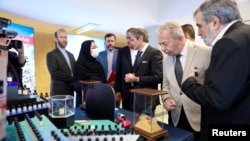 МАГАТЭнин башкы директору Рафаэл Гросси Иранда өткөн көргөзмөдө. Тегеран, 17-апрель 2025-жыл. 
