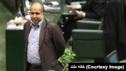 علی خضریان در یکی از نشست‌های بررسی بودجه در اول اسفند ۱۴۰۰.